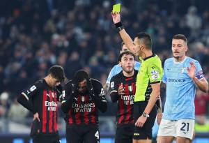 Il Milan non c'è, la Lazio stravince 4-0. Altra brutta sconfitta per i rossoneri